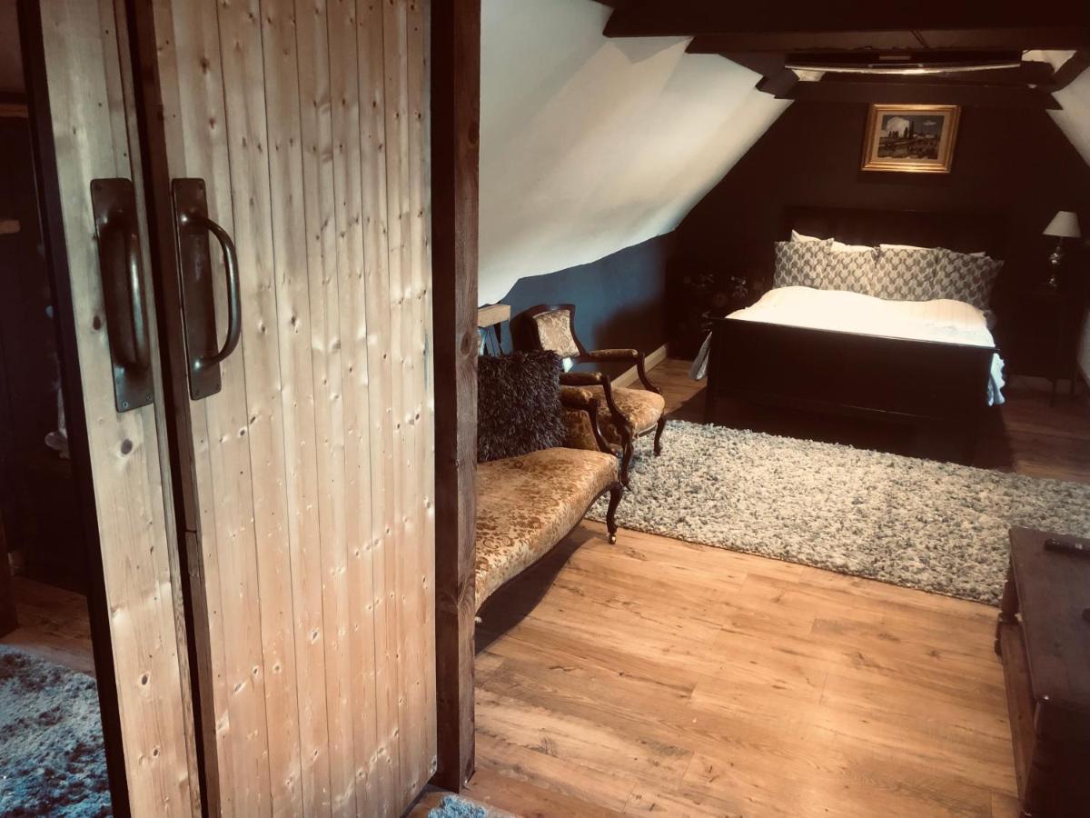 Tudor House - Double Room - Shared Bathroom Goff's Oak Dış mekan fotoğraf