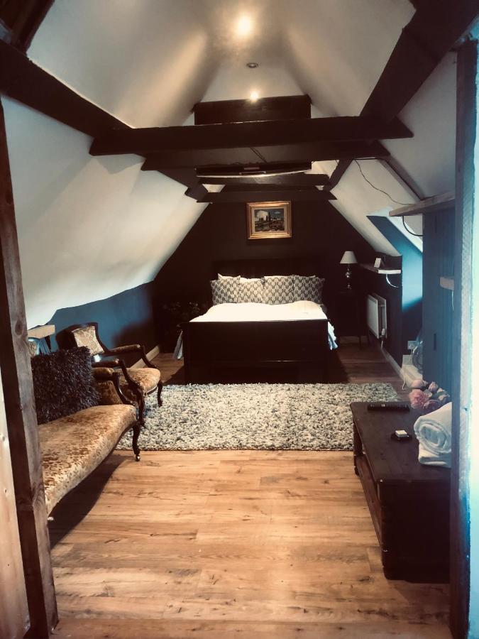 Tudor House - Double Room - Shared Bathroom Goff's Oak Dış mekan fotoğraf
